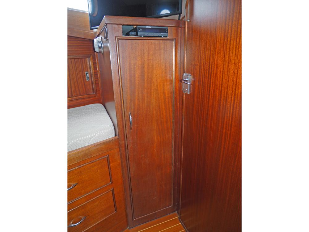 Cabin en avant, H&eacute;bergements